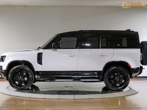 Used 2023 Land Rover Defender 110 X-Dynamic SE AWD/4WD image 13