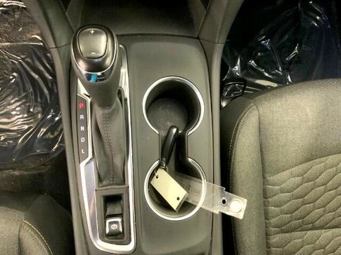 Used 2021 Chevrolet Equinox LT w/ Driver Convenience Package image 15