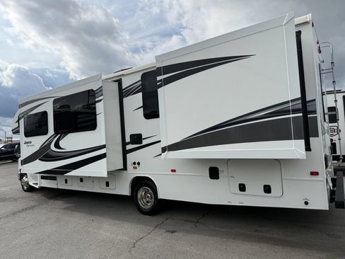Used 2018 Ford E-450 and Econoline 450 Super Duty w/ Motorhome Prep Package RWD image 30