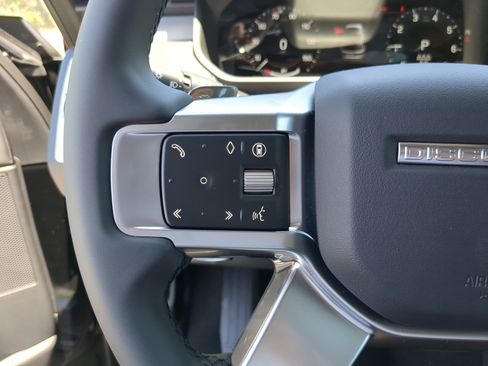 New 2025 Land Rover Discovery Dynamic SE image 28