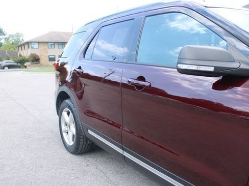 Used 2019 Ford Explorer XLT w/ Equipment Group 202A FWD image 46