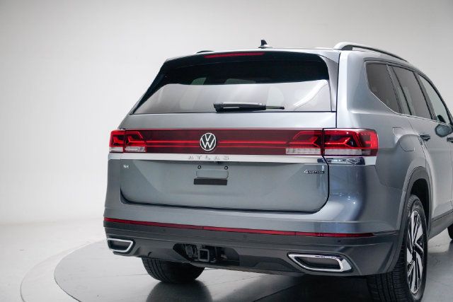 Used 2024 Volkswagen Atlas SE AWD/4WD image 9