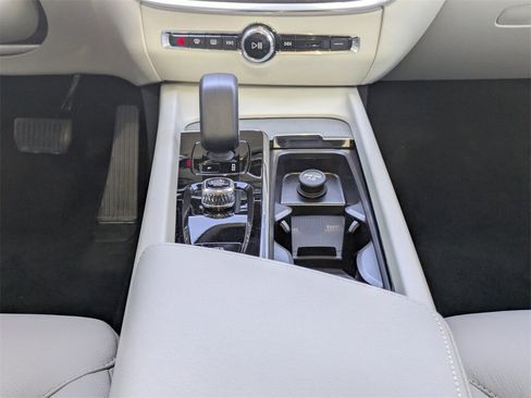 New 2026 Volvo V60 B5 Cross Country Plus w/ Protection Package Premier image 22