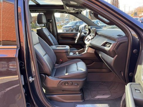 Certified 2022 Chevrolet Suburban LT w/ Luxury Package image 17