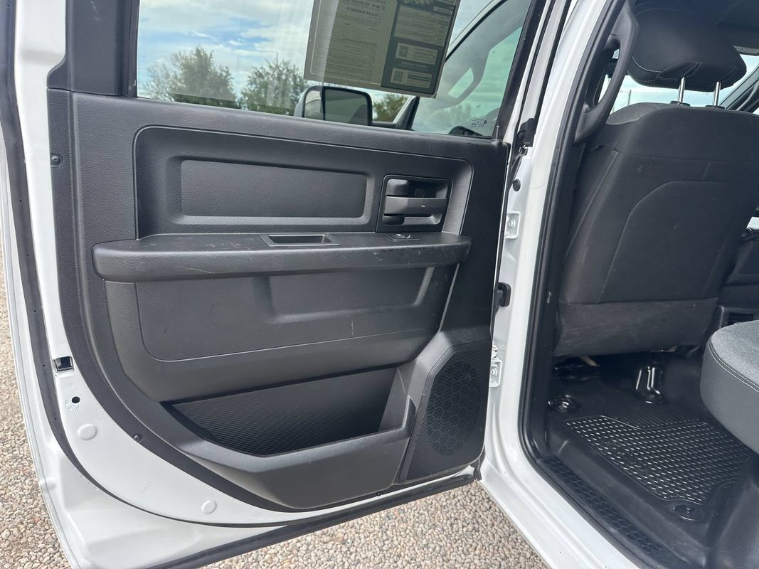 Used 2022 RAM 3500 Tradesman w/ Chrome Appearance Group AWD/4WD image 27