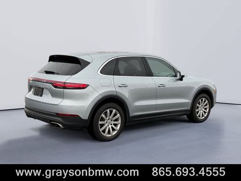 Used 2022 Porsche Cayenne image 3
