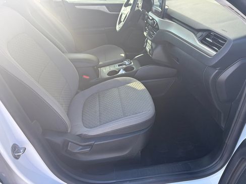 Used 2022 Ford Escape SE image 10