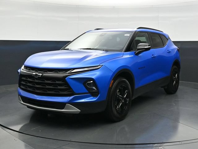 Used 2024 Chevrolet Blazer LT w/ Sound & Technology Package FWD image 5