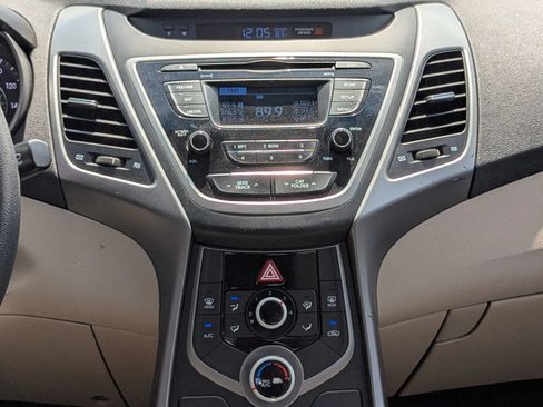 Used 2016 Hyundai Elantra SE FWD image 17