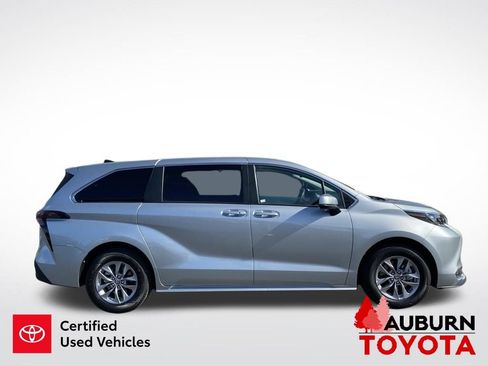 Certified 2025 Toyota Sienna LE FWD image 8