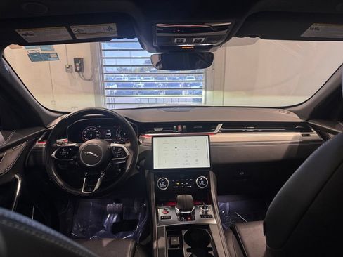 Used 2024 Jaguar F-PACE R-Dynamic S AWD/4WD image 32