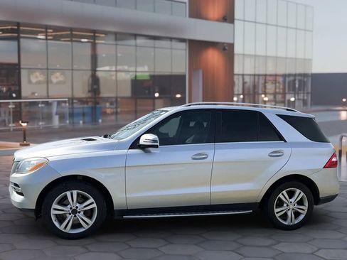 Used 2014 Mercedes-Benz ML 350 ML 350 4MATIC Sport Utility 4D w/ Premium 1 Package image 4