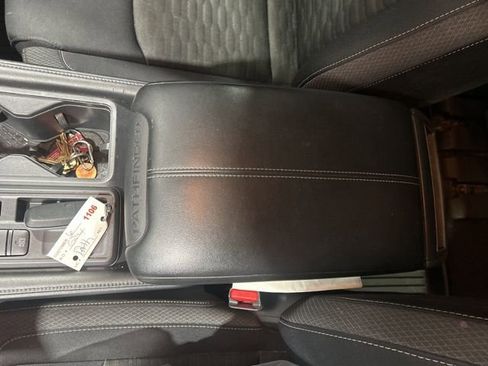 Used 2024 Nissan Pathfinder S image 4