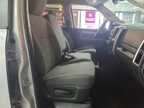 Used 2016 RAM 1500 Classic SLT w/ SLT Plus D￩cor Group image 15