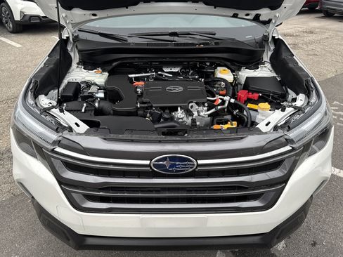 New 2025 Subaru Forester Limited image 9