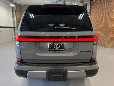 Used 2024 Lexus GX 550 AWD/4WD image 6