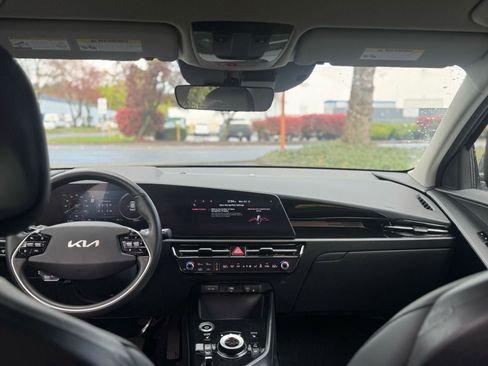 Used 2023 Kia Niro Wind w/ Wind Preserve Package FWD image 9