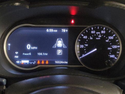 Used 2025 Nissan Versa SV FWD image 23