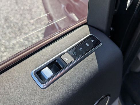 Used 2022 Land Rover Range Rover Westminster Edition image 17