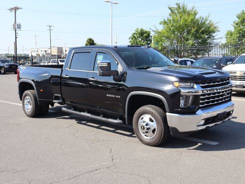 Used 2020 Chevrolet Silverado 3500 LTZ w/ LTZ Plus Package AWD/4WD image 2