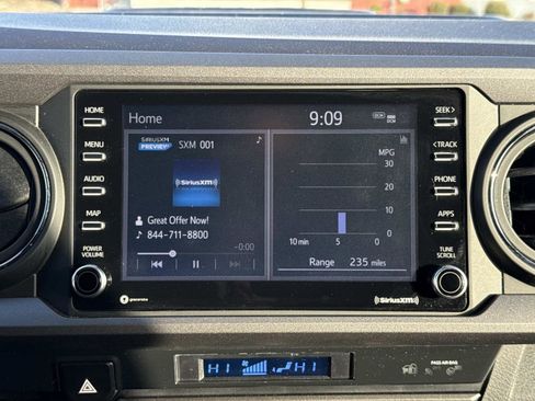 Used 2022 Toyota Tacoma TRD Sport image 3