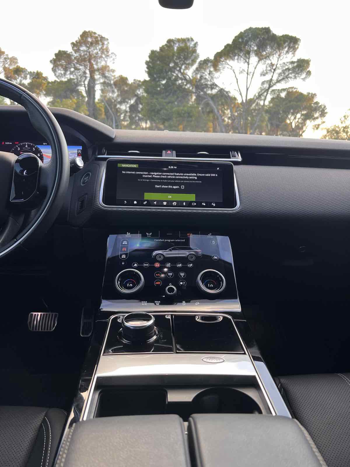 Used 2019 Land Rover Range Rover Velar R-Dynamic SE AWD/4WD image 10