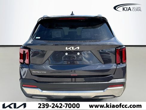 New 2026 Kia Sorento S image 4
