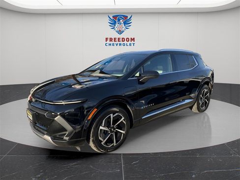 Used 2025 Chevrolet Equinox EV LT image 2