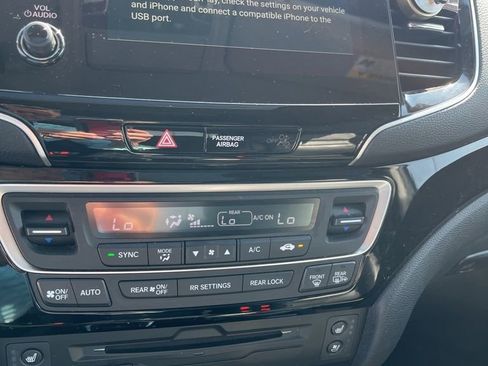 Used 2020 Honda Pilot Elite image 23