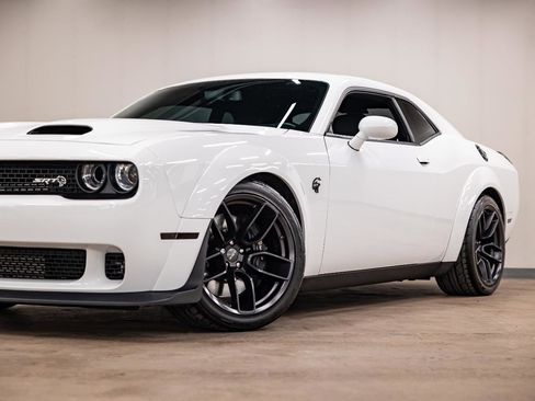 Used 2019 Dodge Challenger SRT Hellcat Redeye image 21