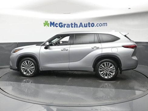 Used 2023 Toyota Highlander Platinum AWD/4WD image 29