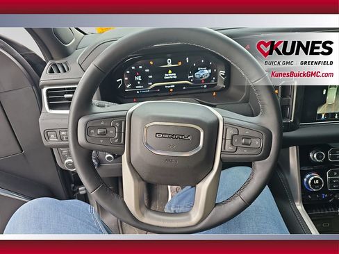 Used 2024 GMC Yukon Denali AWD/4WD image 14