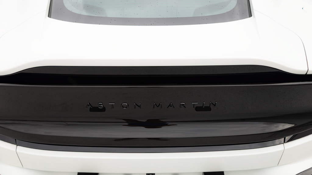 Used 2025 Aston Martin Vanquish RWD image 12