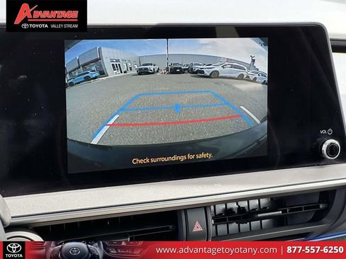 Used 2024 Toyota Prius XLE AWD/4WD image 33