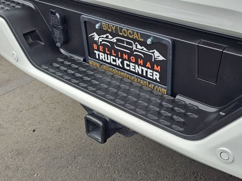 Used 2023 Chevrolet Colorado LT w/ LT Convenience Package II image 18