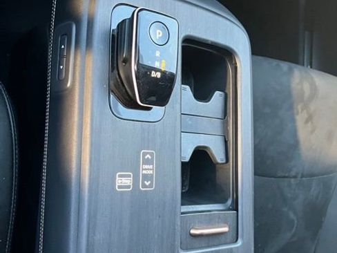 Used 2023 Nissan Ariya AWD image 25