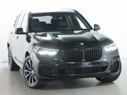Used 2022 BMW X5 xDrive40i w/ M Sport Package image 2