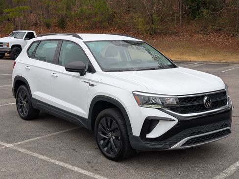 Used 2024 Volkswagen Taos S image 11