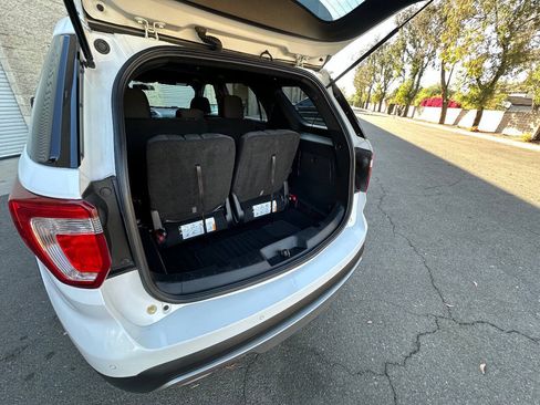 Used 2016 Ford Explorer XLT AWD/4WD image 34