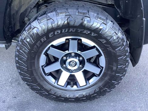 Used 2021 Toyota 4Runner TRD Off-Road Premium w/ Moonroof Package AWD/4WD image 7