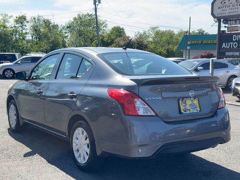 Used 2018 Nissan Versa S Plus FWD image 4