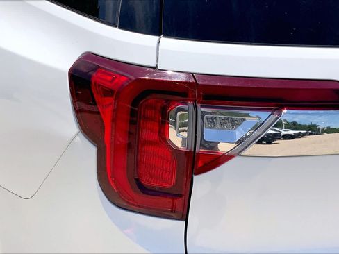 Used 2023 GMC Acadia SLT FWD image 27