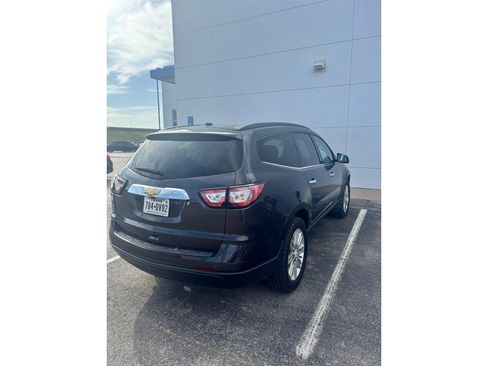 Used 2015 Chevrolet Traverse LT w/ Style and Technology Package image 3