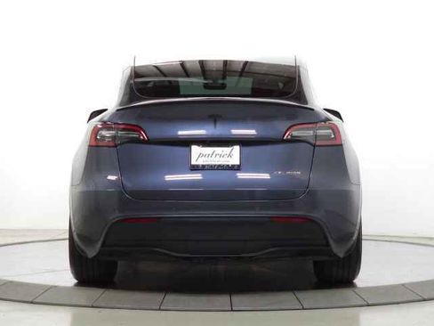 Used 2022 Tesla Model Y Performance image 8