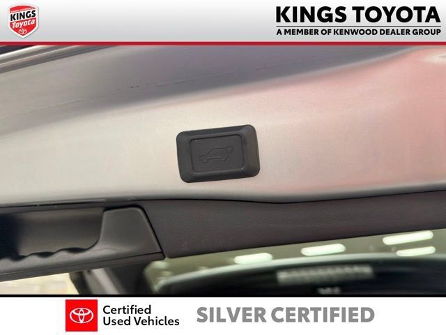 Used 2019 Toyota RAV4 XLE Premium w/ Advanced Technology Package AWD/4WD image 18
