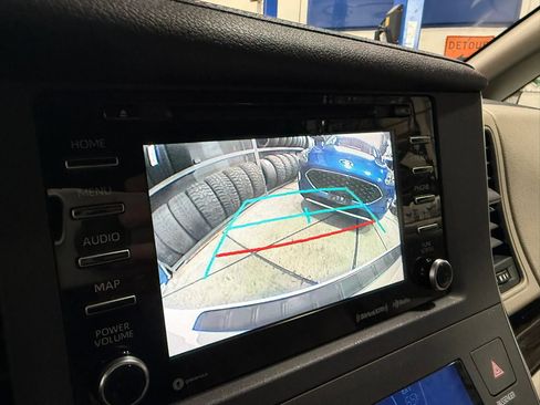 Used 2018 Toyota Sienna XLE w/ XLE Navigation Package FWD image 22