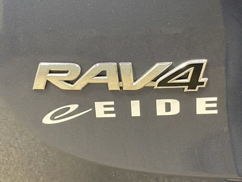 Used 2013 Toyota RAV4 XLE FWD image 29