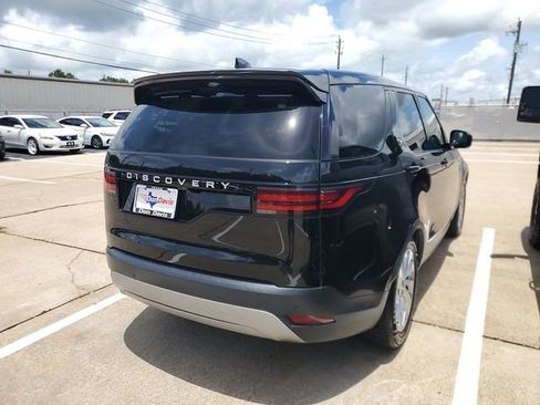 Used 2024 Land Rover Discovery S AWD/4WD image 6