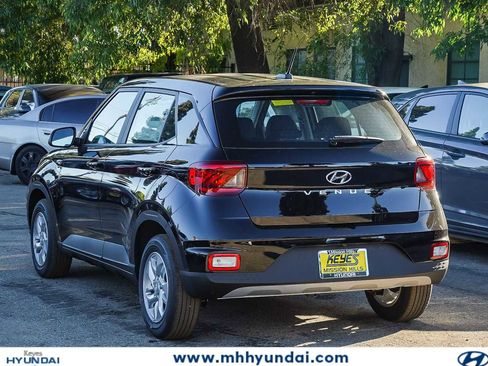 New 2026 Hyundai Venue SE FWD image 6