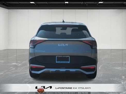 Used 2025 Kia Sportage LX image 7